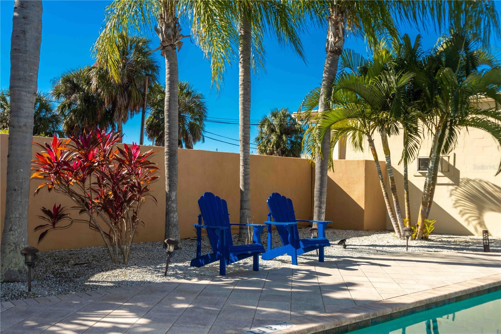 MEDITERRANEAN VILLAGE IN THE PARK - Residential Lease