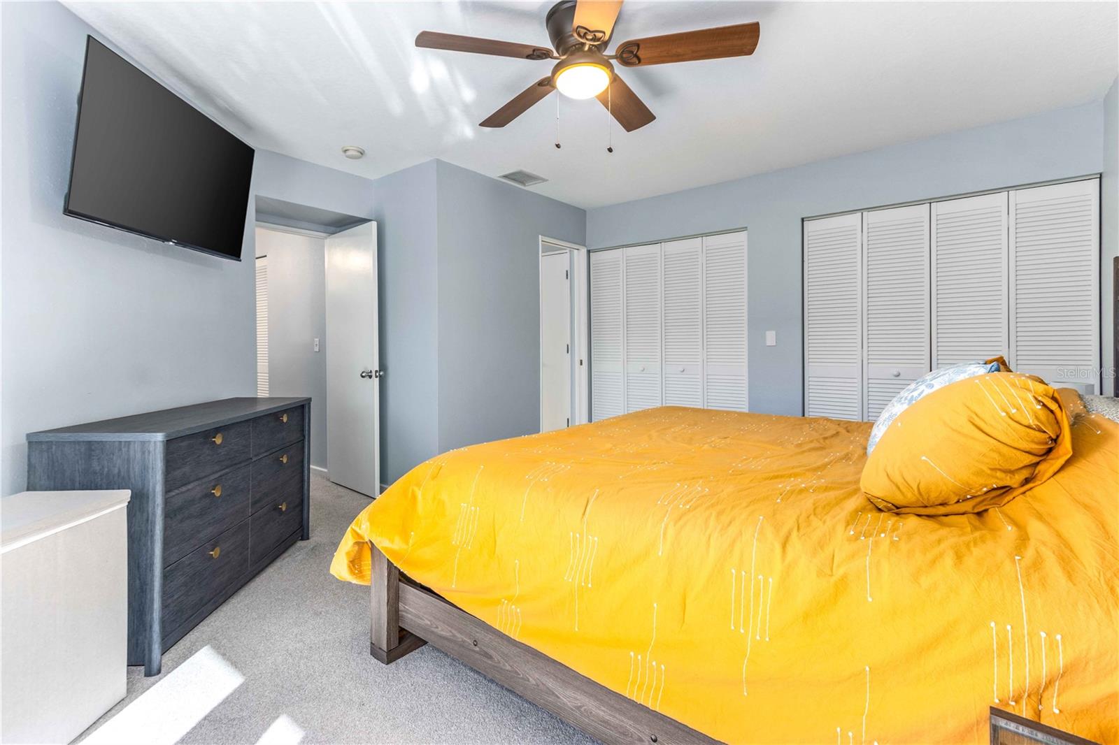 MEDITERRANEAN VILLAGE IN THE PARK - Residential Lease