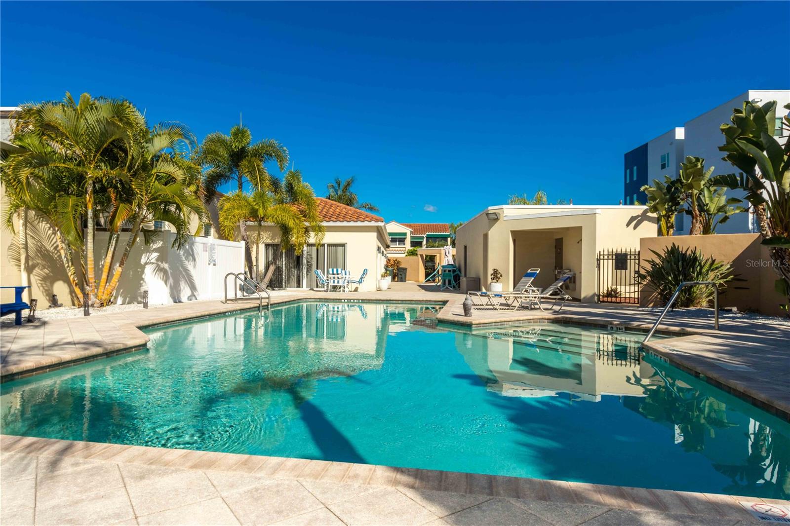 MEDITERRANEAN VILLAGE IN THE PARK - Residential Lease