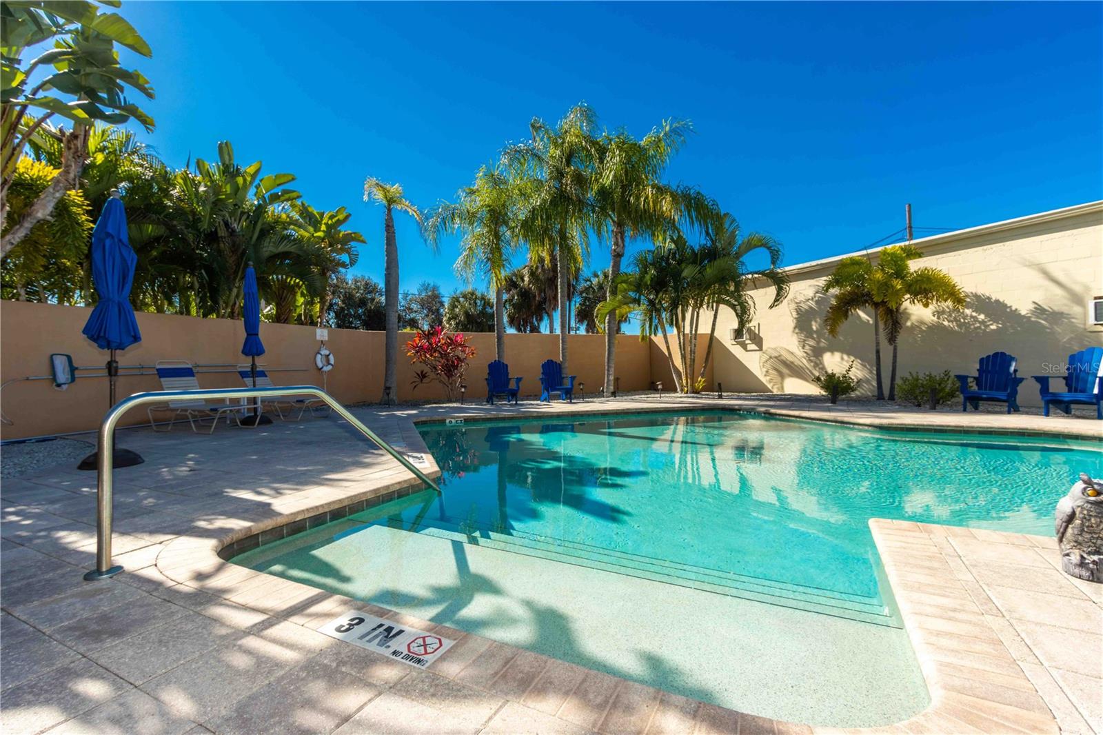 MEDITERRANEAN VILLAGE IN THE PARK - Residential Lease