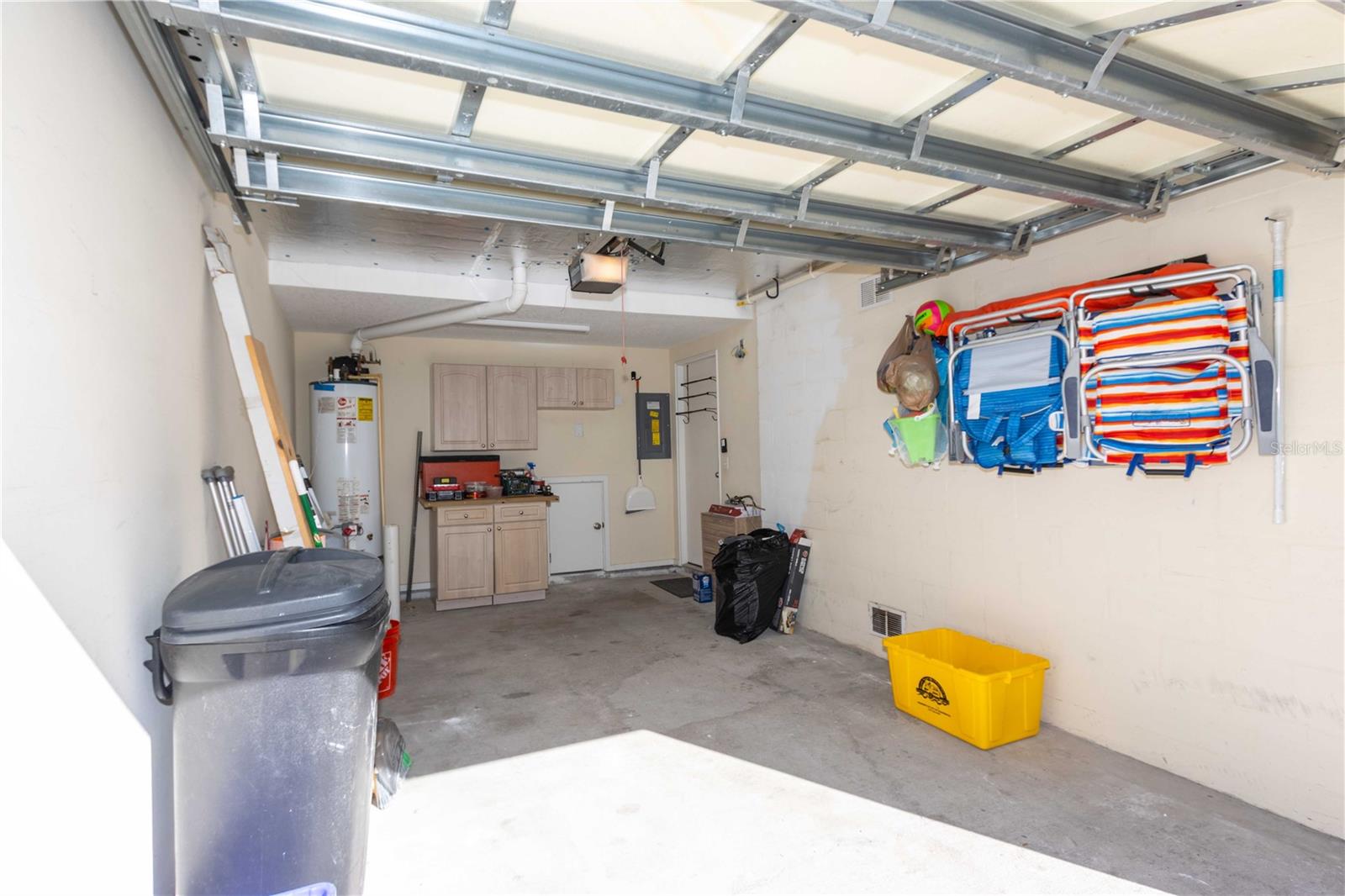 MEDITERRANEAN VILLAGE IN THE PARK - Residential Lease