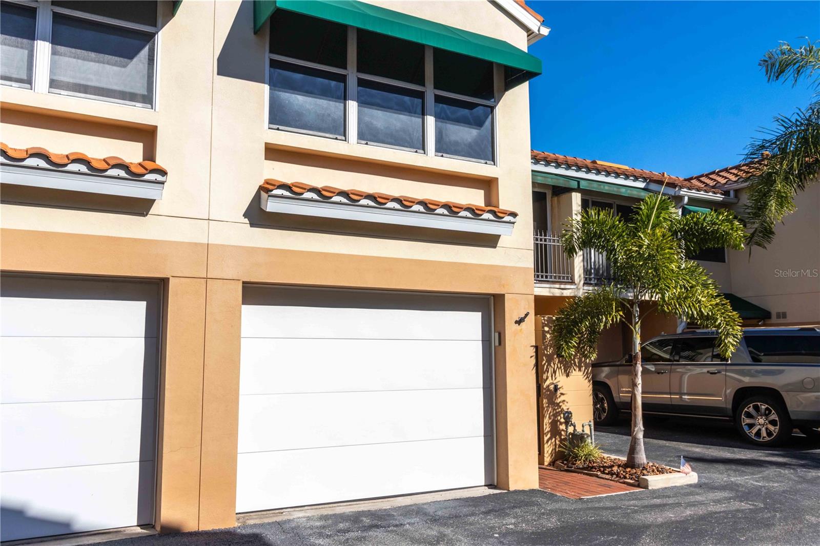 MEDITERRANEAN VILLAGE IN THE PARK - Residential Lease