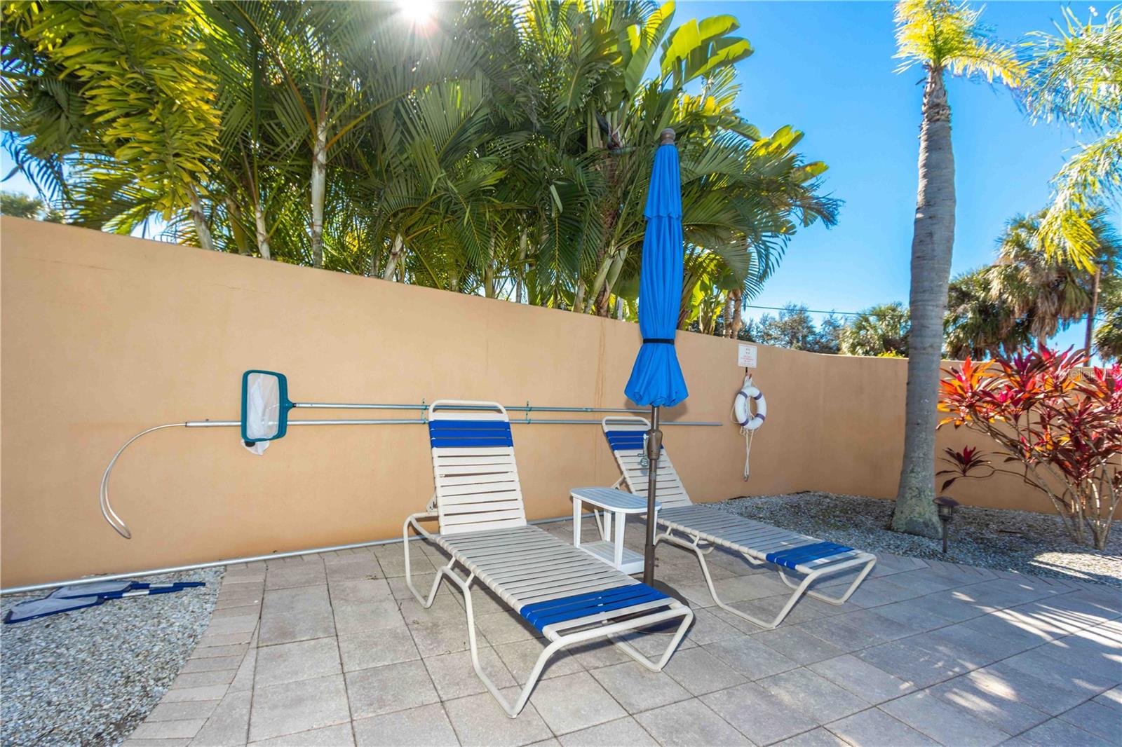 MEDITERRANEAN VILLAGE IN THE PARK - Residential Lease