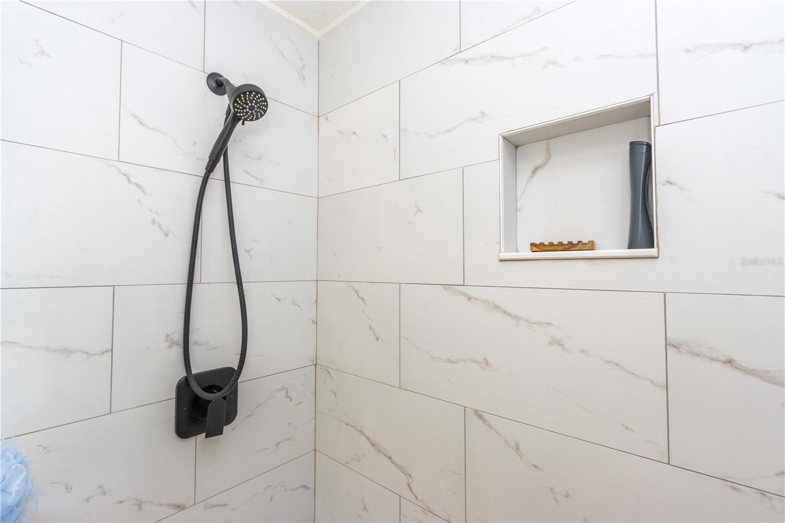 MEDITERRANEAN VILLAGE IN THE PARK - Residential Lease