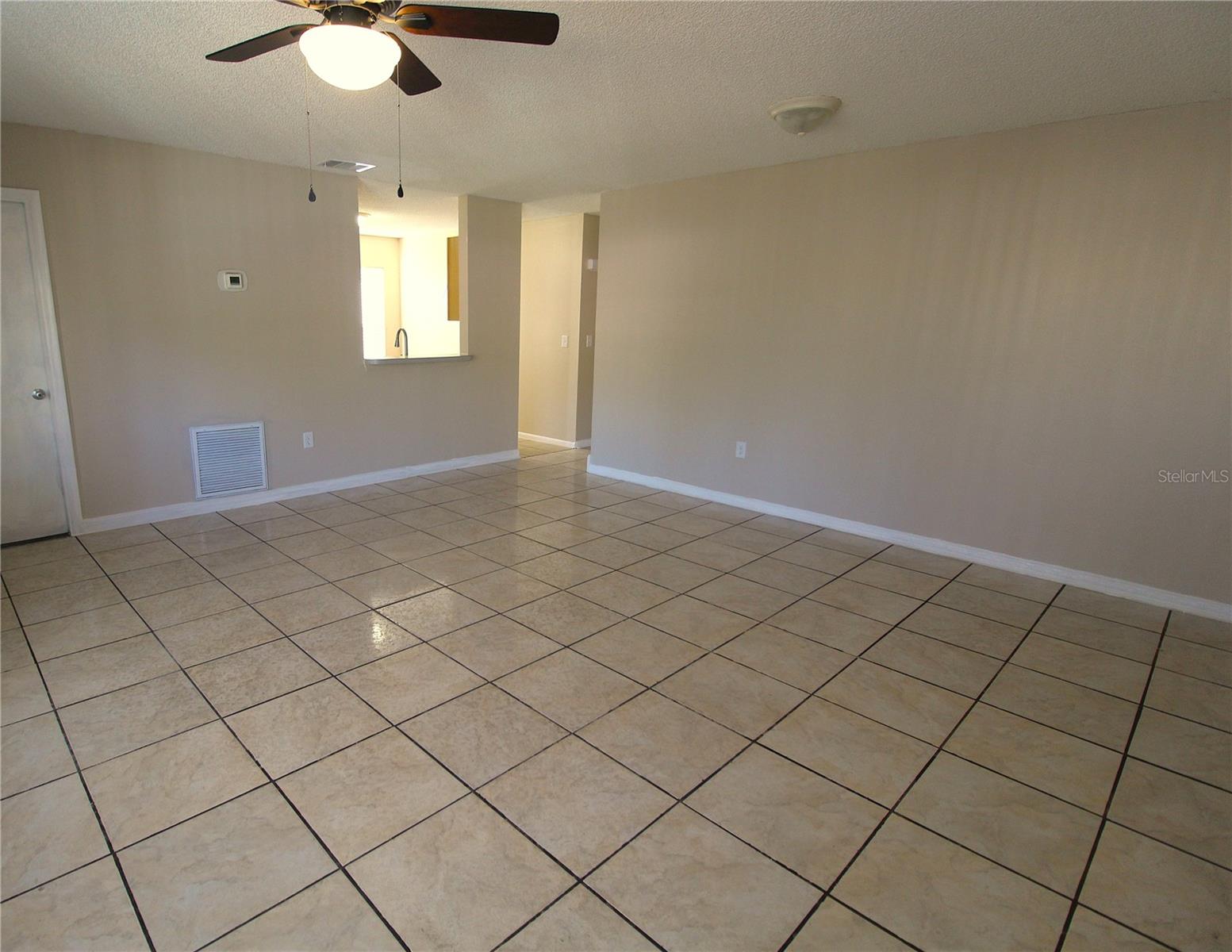 SUNSHINE RIDGE - Residential Lease