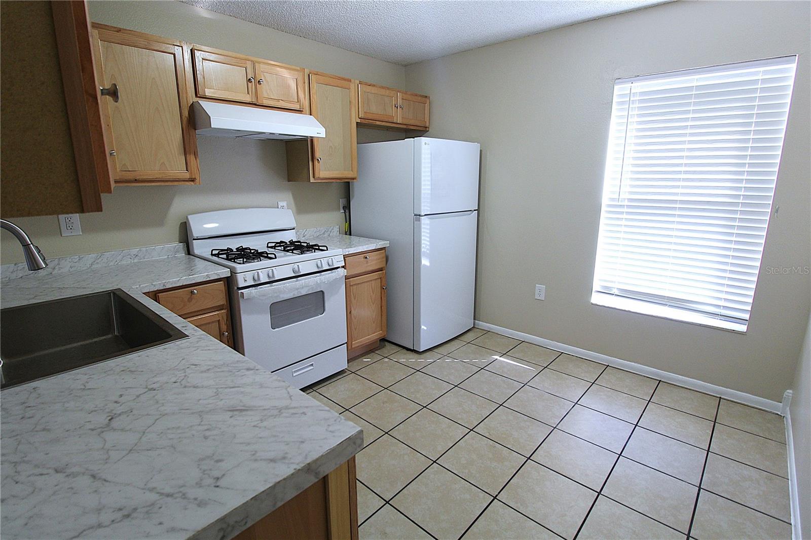 SUNSHINE RIDGE - Residential Lease