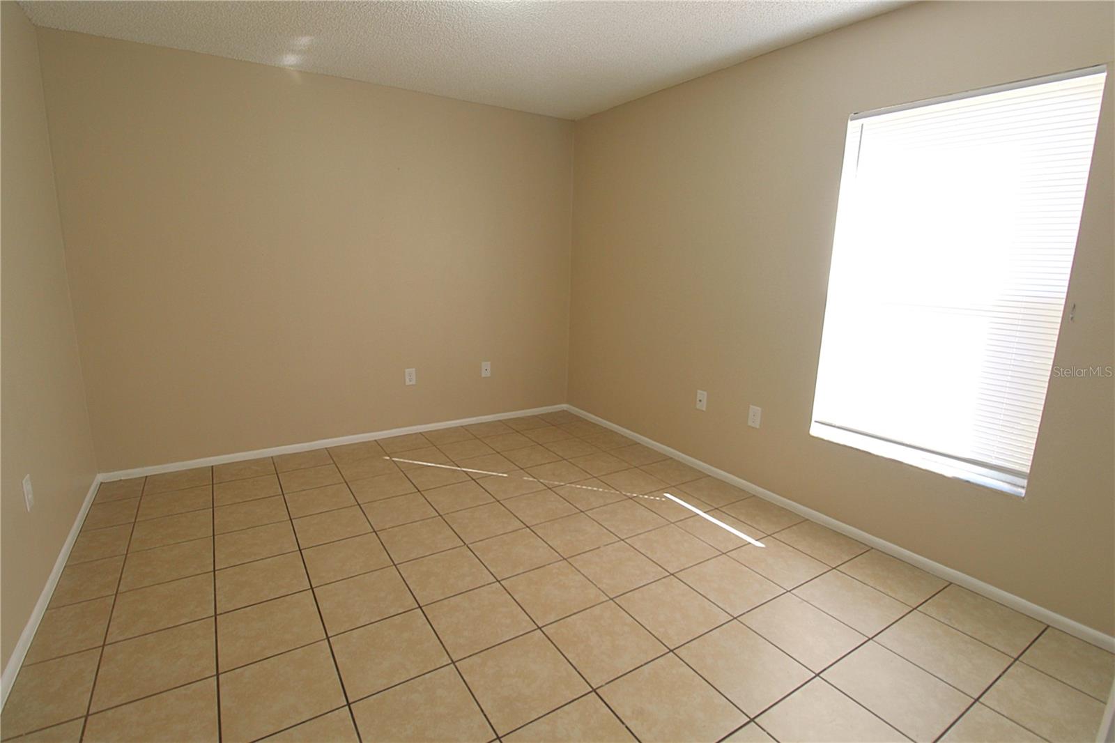 SUNSHINE RIDGE - Residential Lease