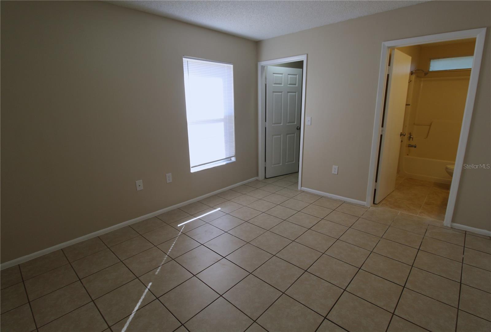 SUNSHINE RIDGE - Residential Lease