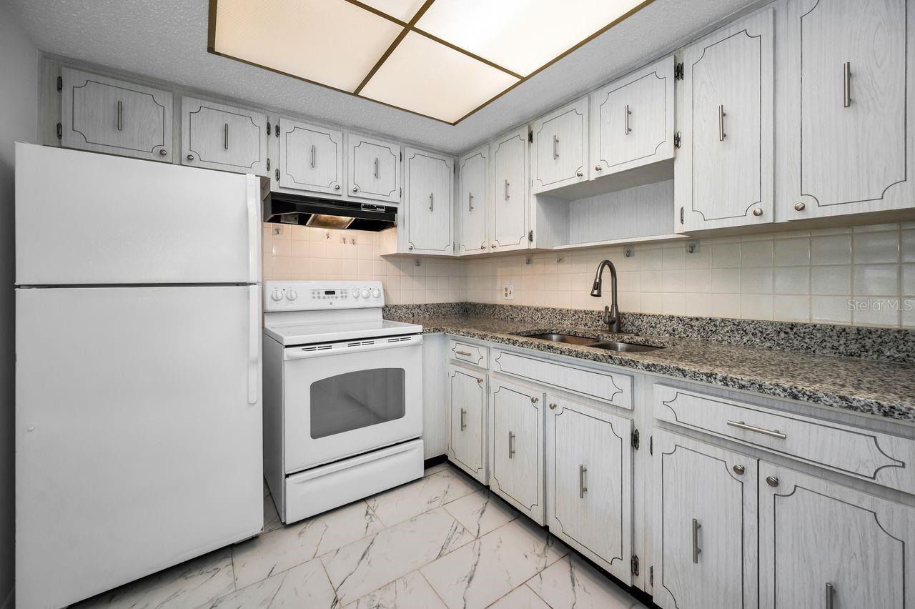 PATRICIAN OAKS - Residential
