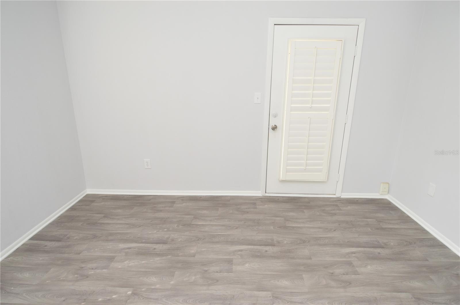 THE GRAND RESERVE CONDO - Residential Lease