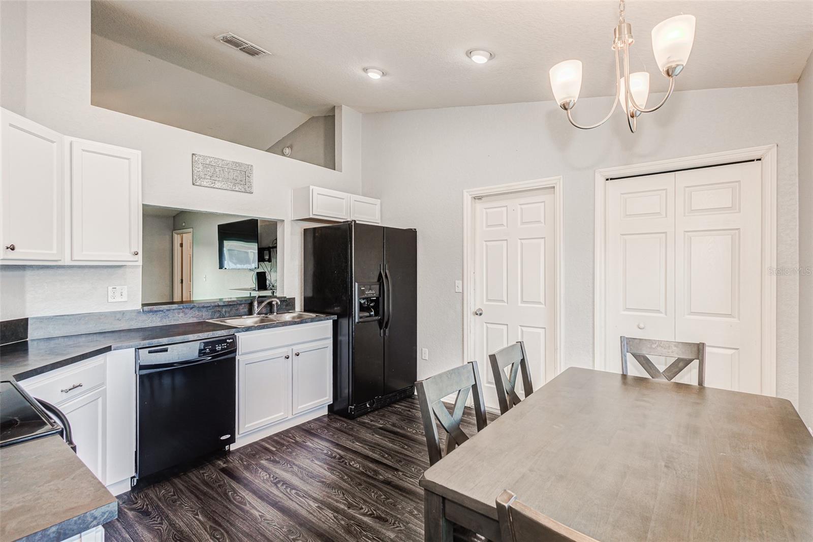 WIND MEADOWS - Residential