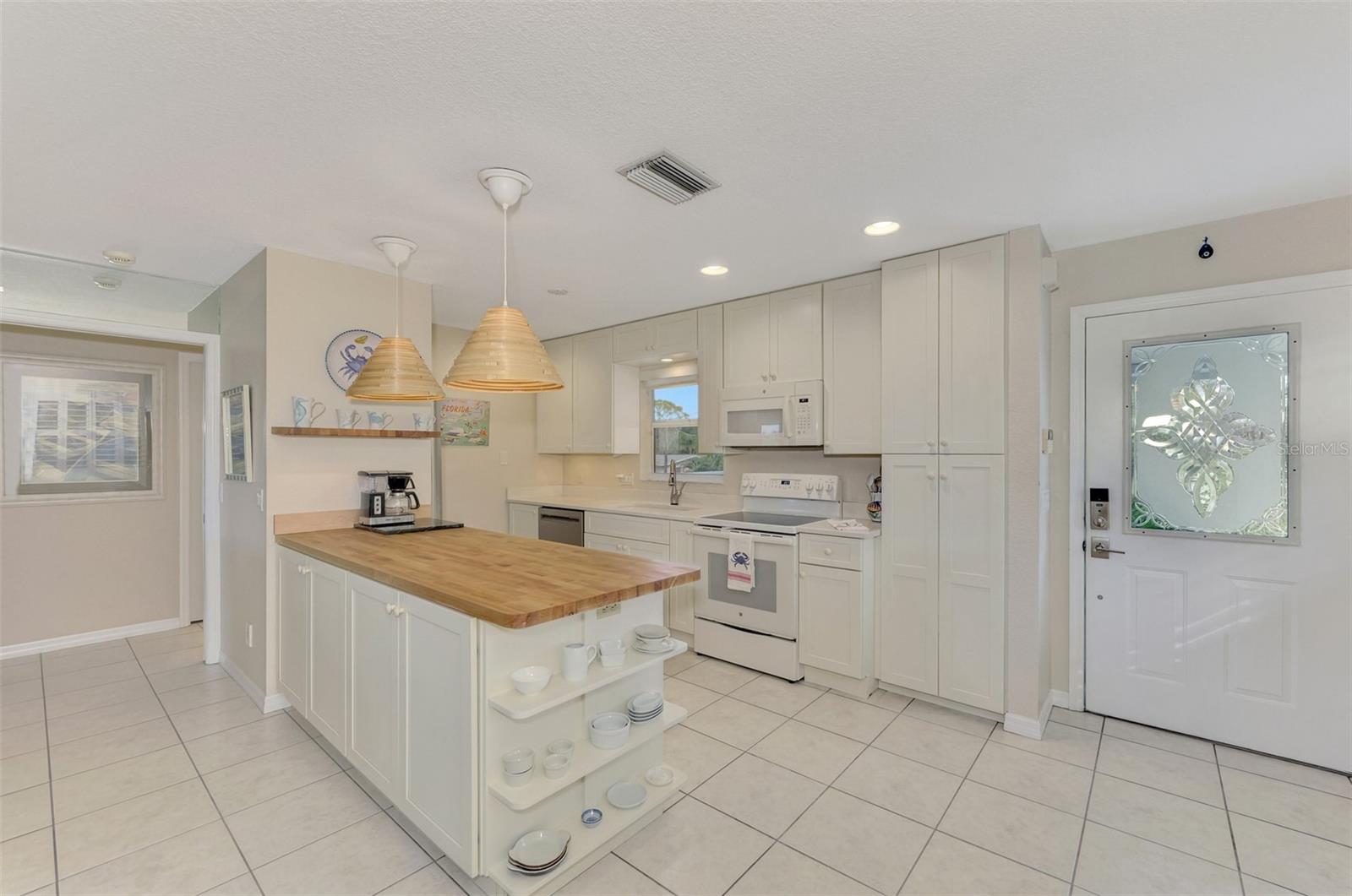 OXFORD MANOR - Residential Lease