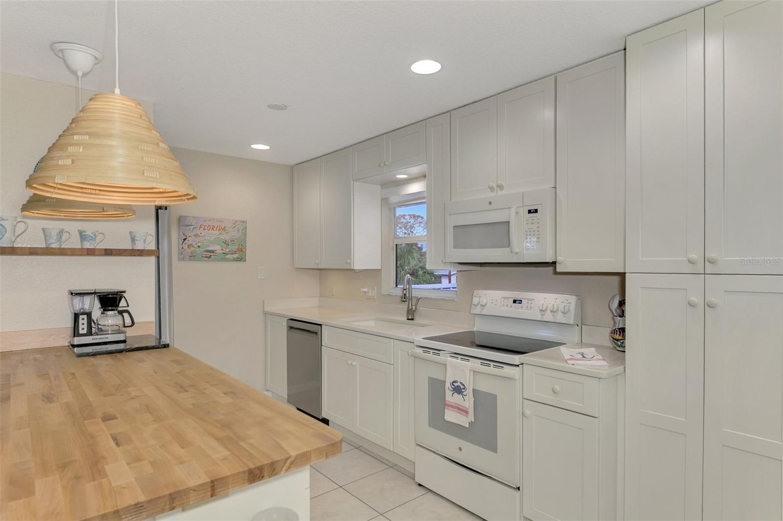 OXFORD MANOR - Residential Lease