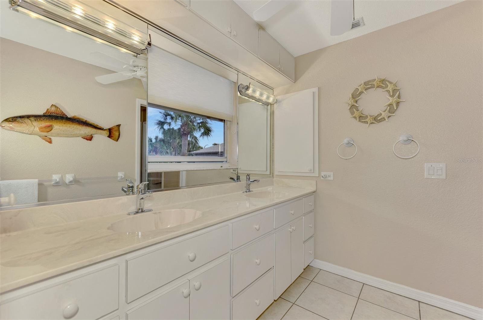 OXFORD MANOR - Residential Lease