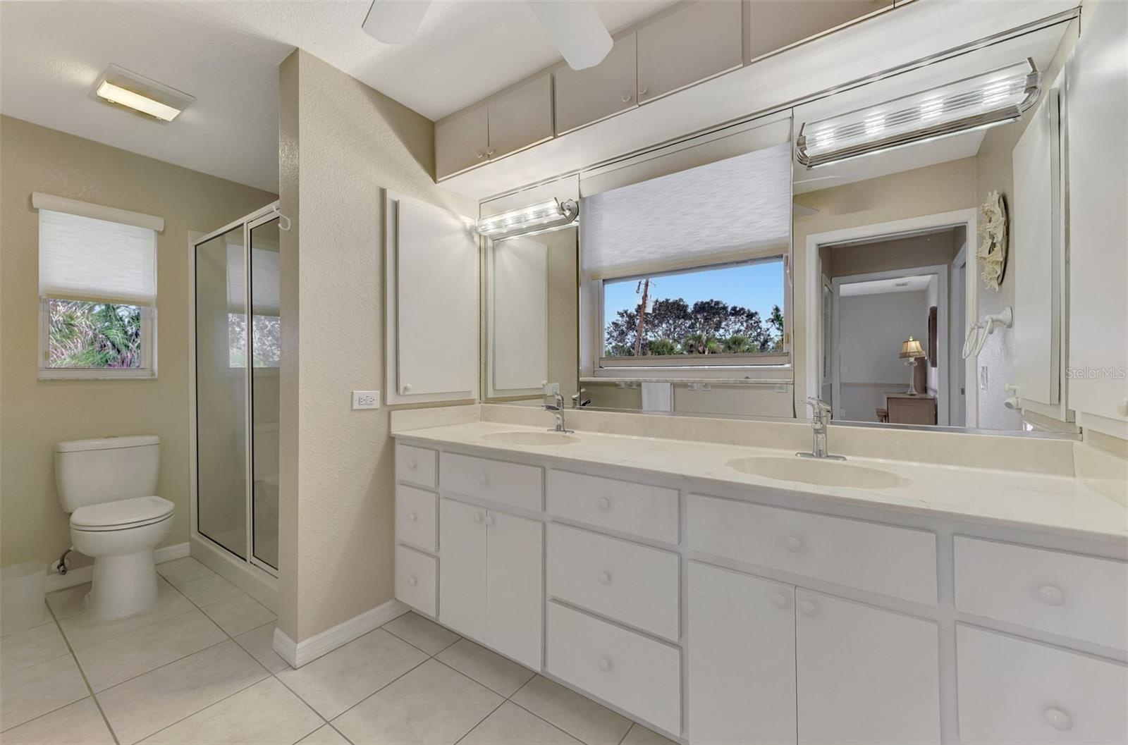 OXFORD MANOR - Residential Lease