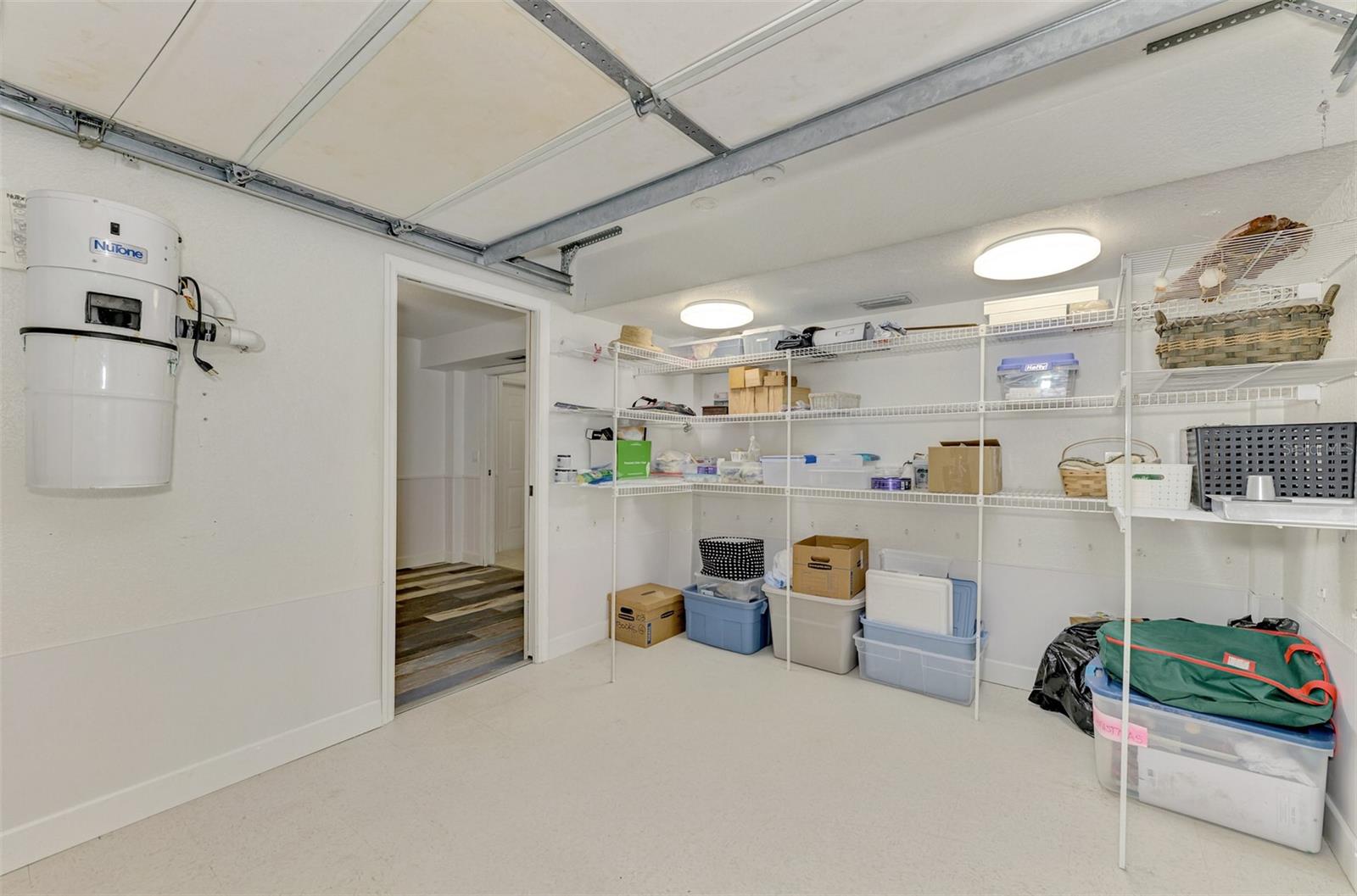 OXFORD MANOR - Residential Lease