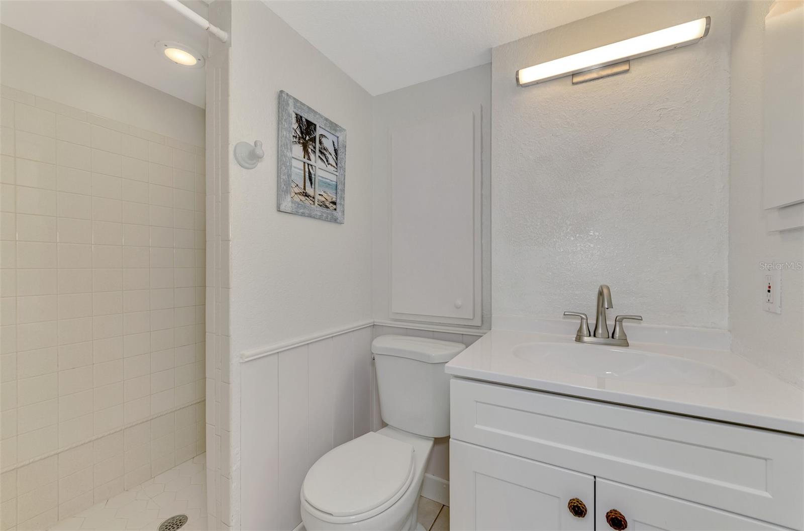 OXFORD MANOR - Residential Lease