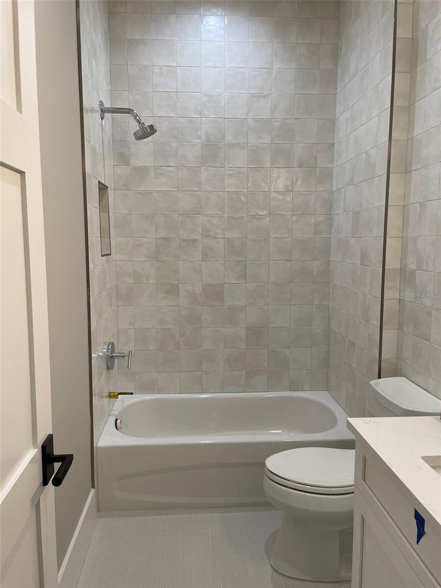 DAVIS ISLANDS - Residential