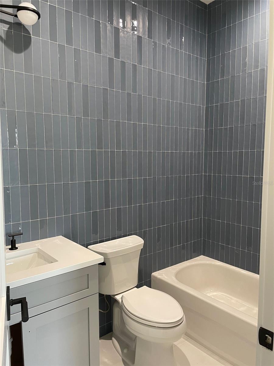 DAVIS ISLANDS - Residential