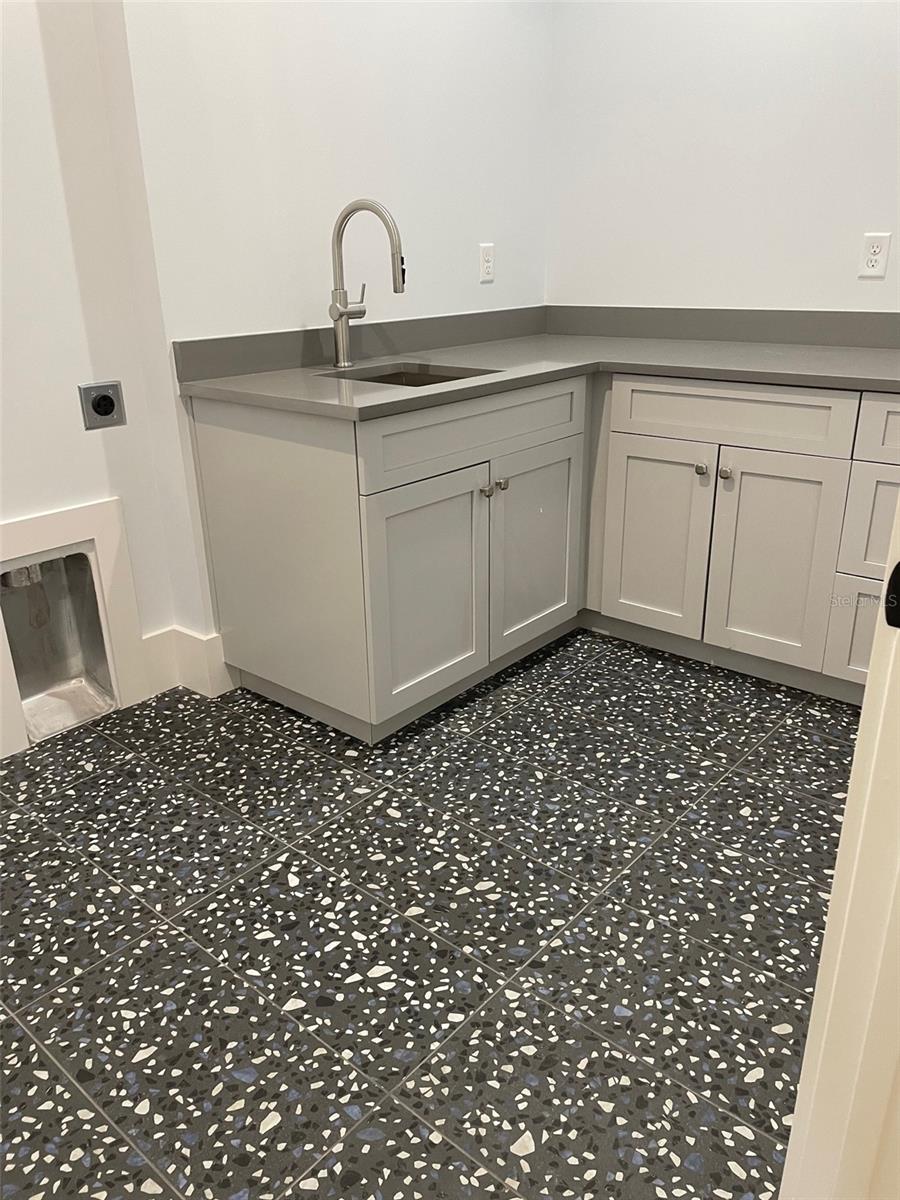 DAVIS ISLANDS - Residential