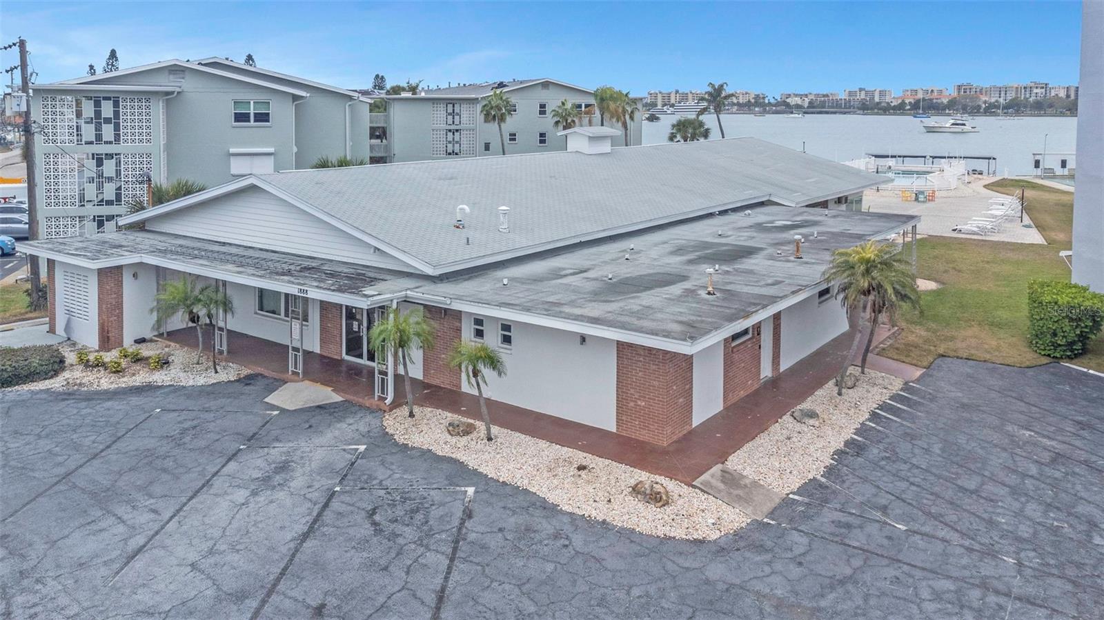 SHORE PLAZA BLDG - Residential