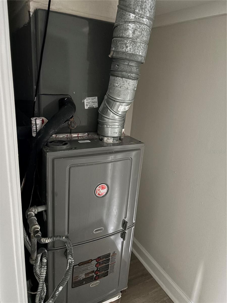 SHORE PLAZA BLDG - Residential