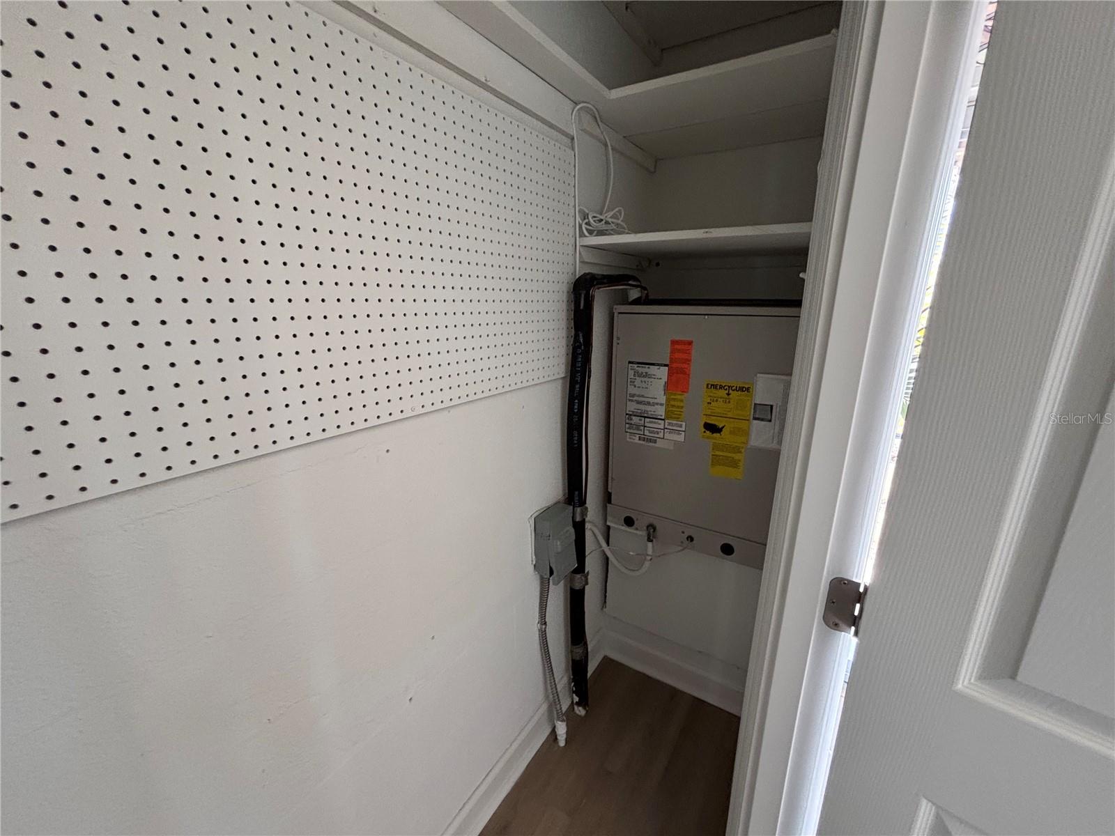 SHORE PLAZA BLDG - Residential