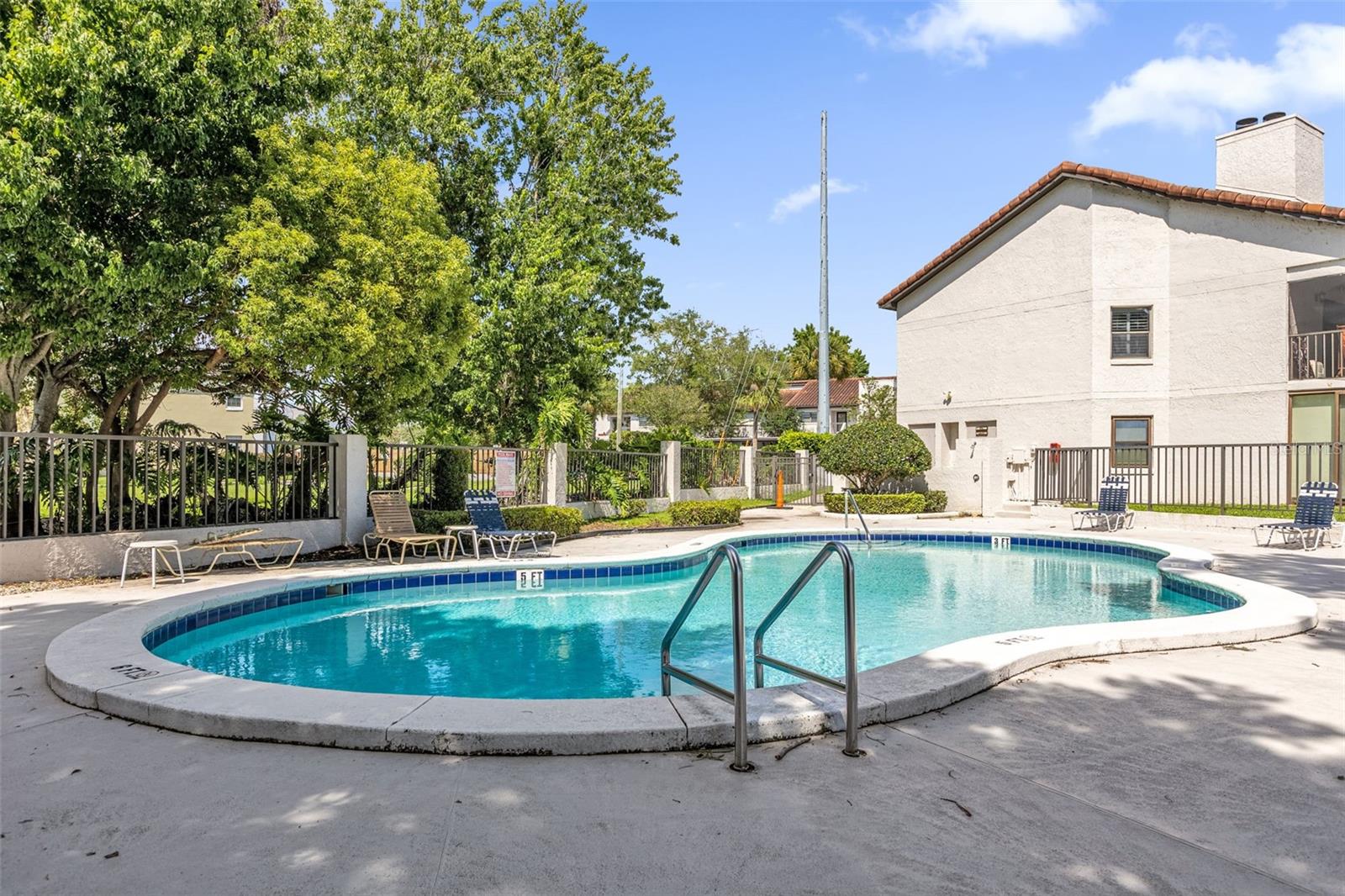 KILLARNEY BAY CONDO - Residential