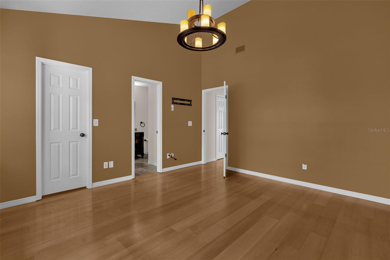 KILLARNEY BAY CONDO - Residential