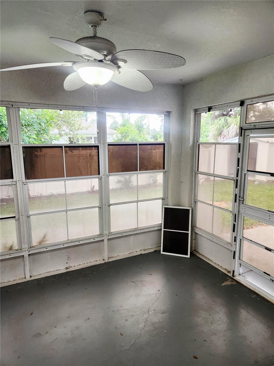 SOUTH VENICE - Residential Lease