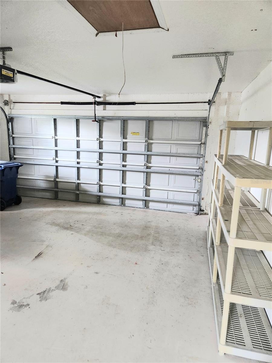 SOUTH VENICE - Residential Lease