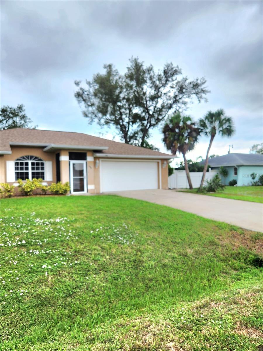 SOUTH VENICE - Residential Lease