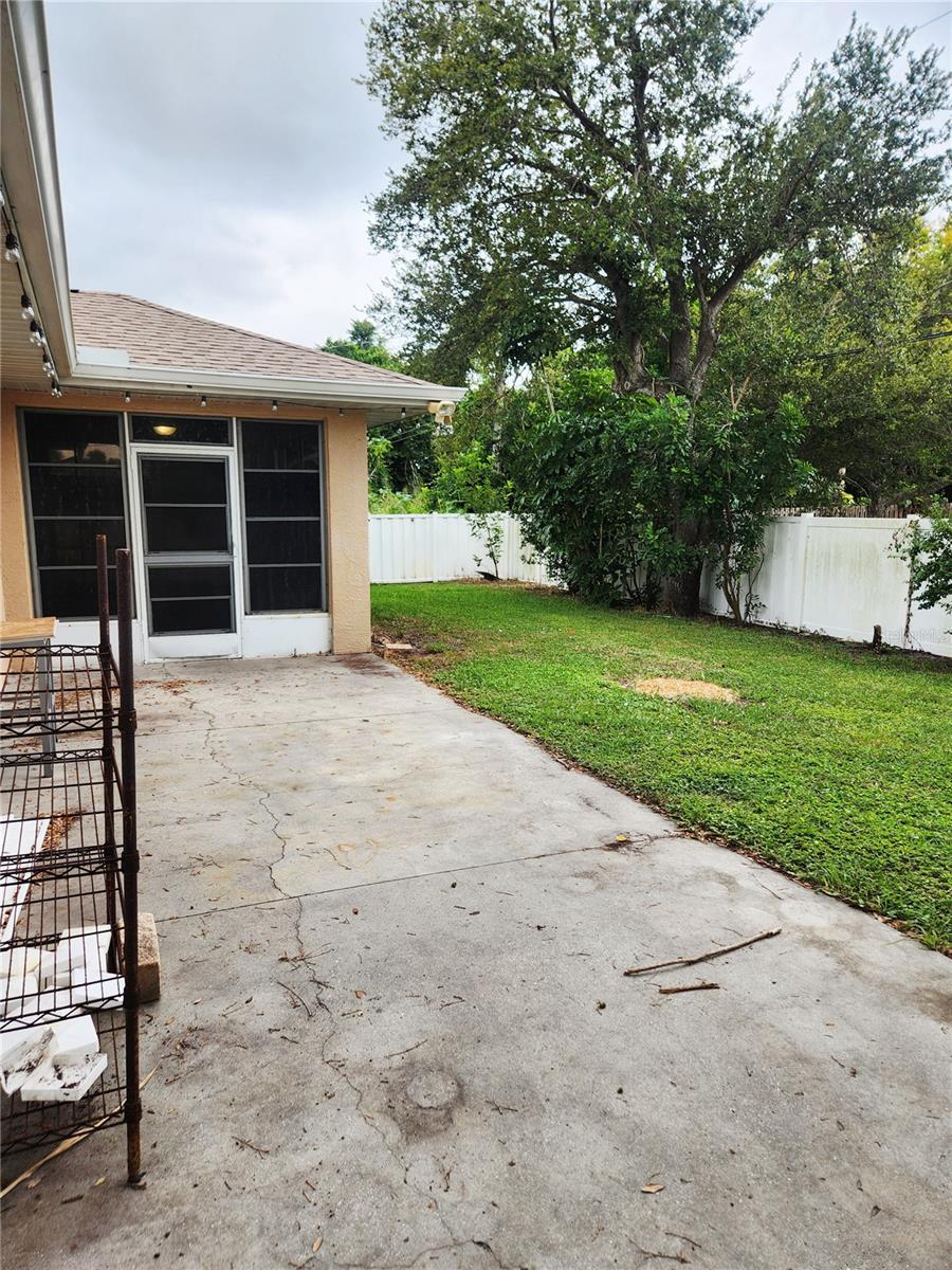 SOUTH VENICE - Residential Lease