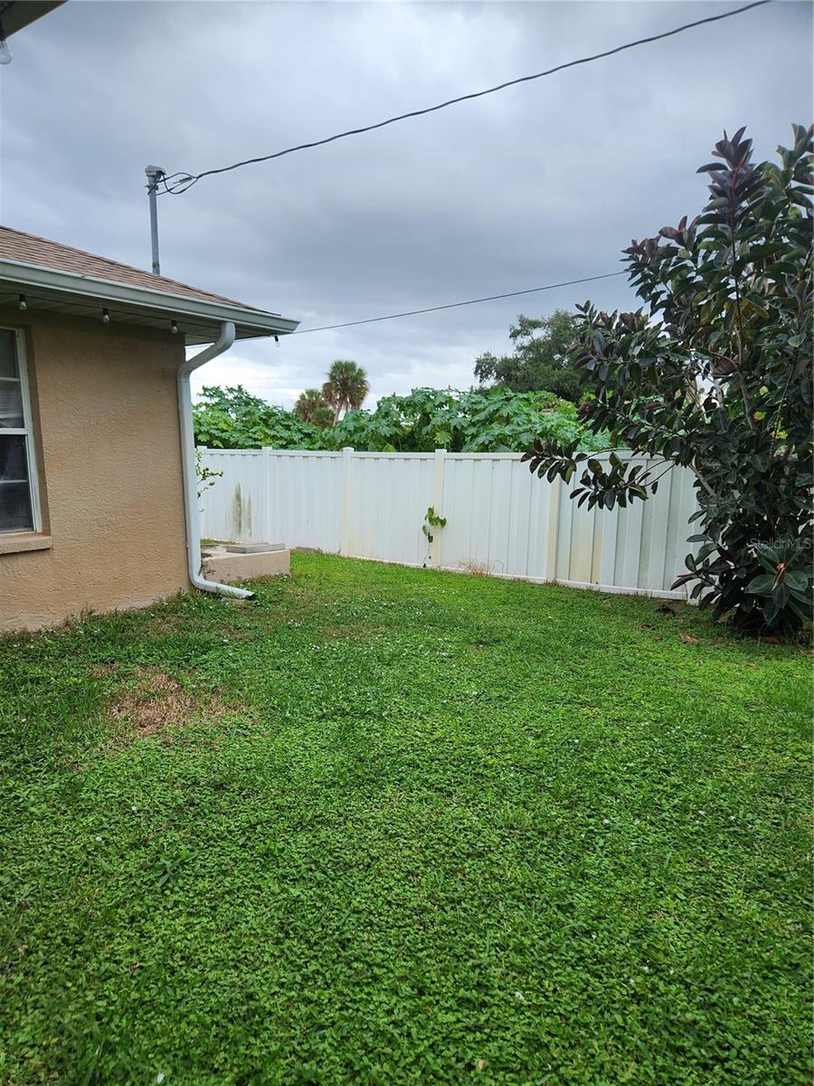 SOUTH VENICE - Residential Lease