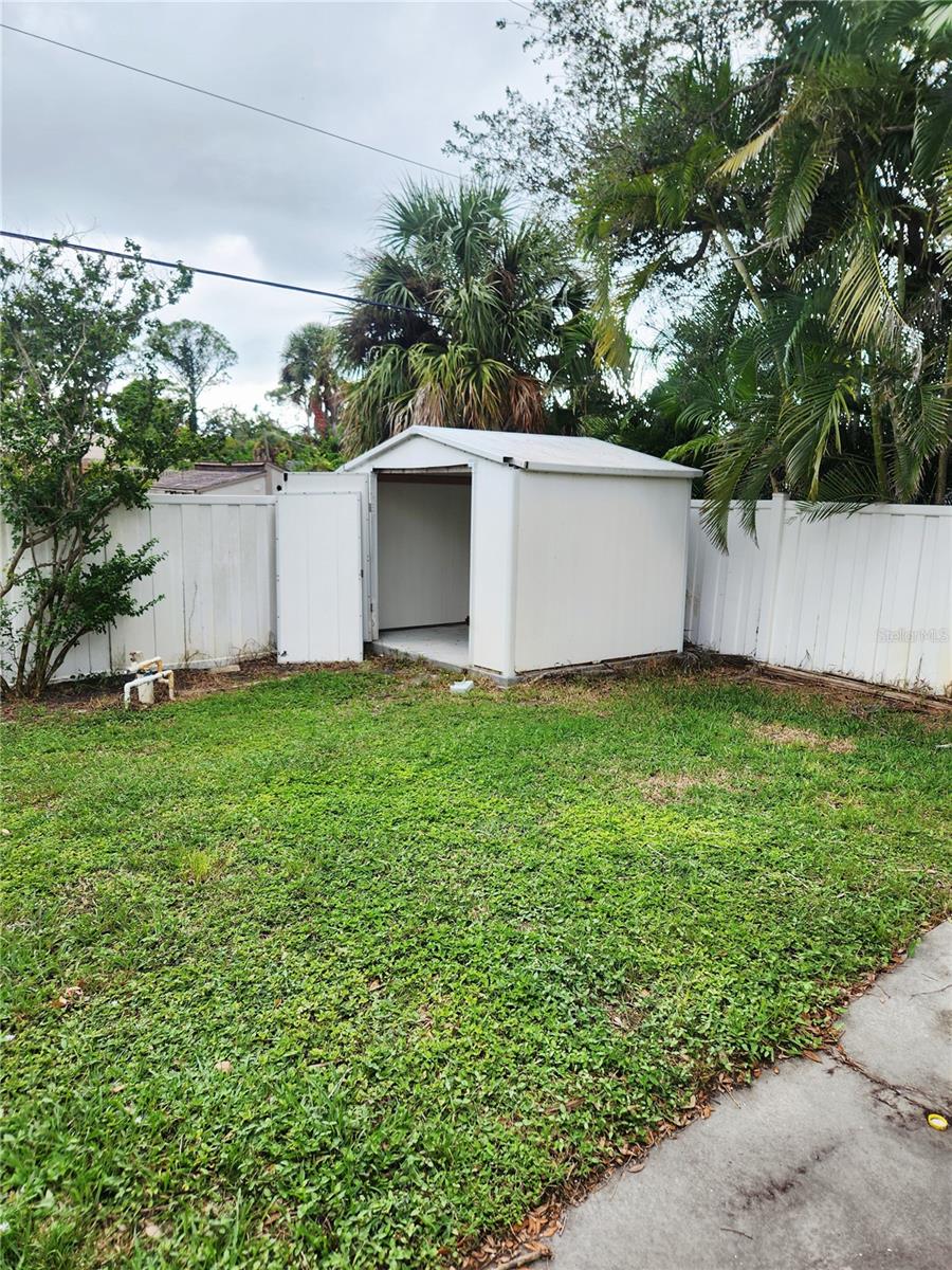 SOUTH VENICE - Residential Lease