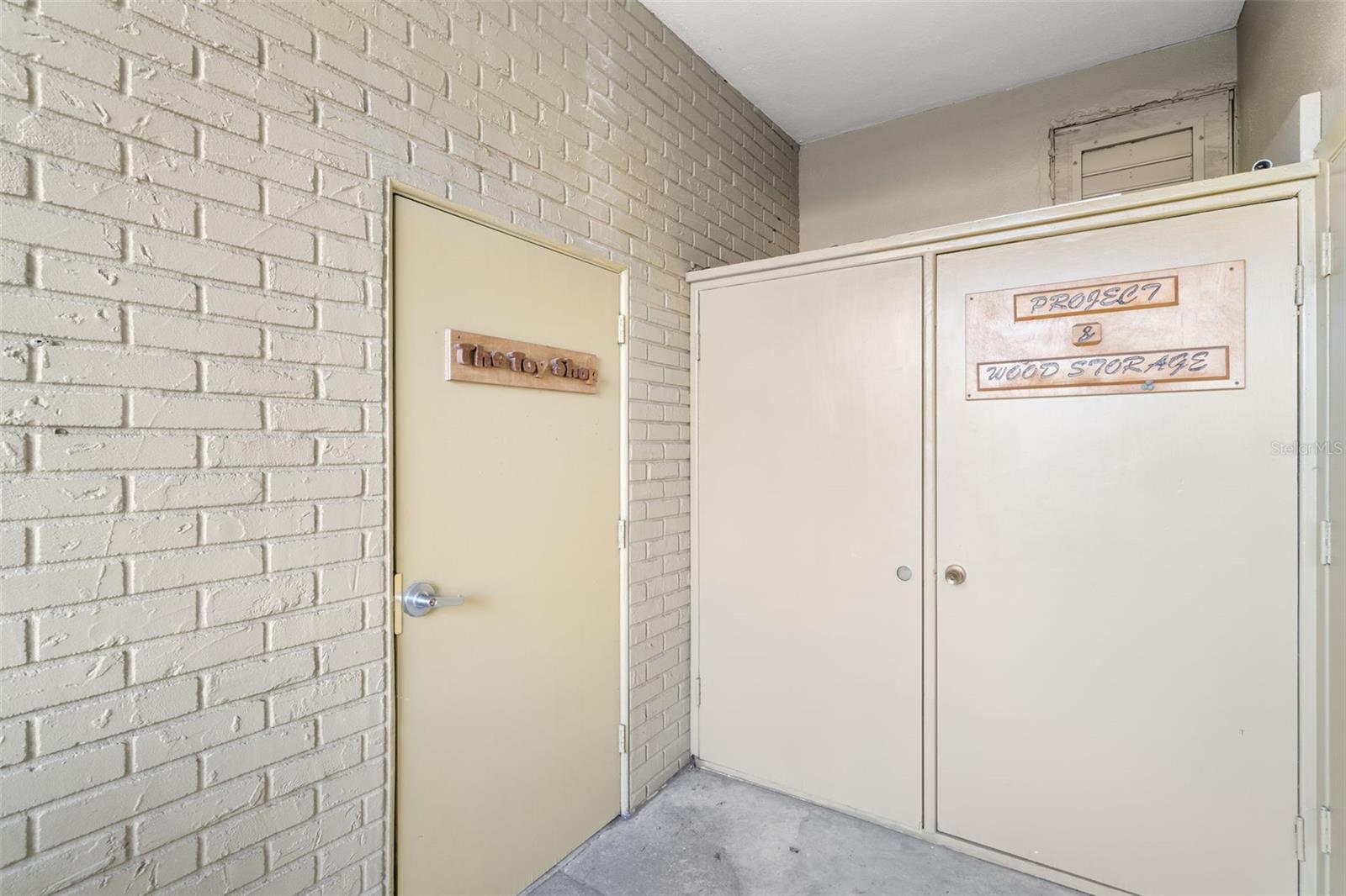 ON TOP OF THE WORLD - Residential