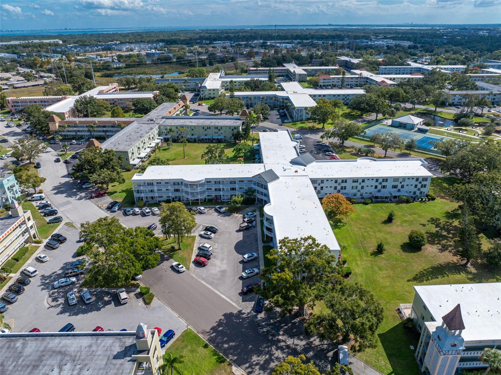 ON TOP OF THE WORLD - Residential