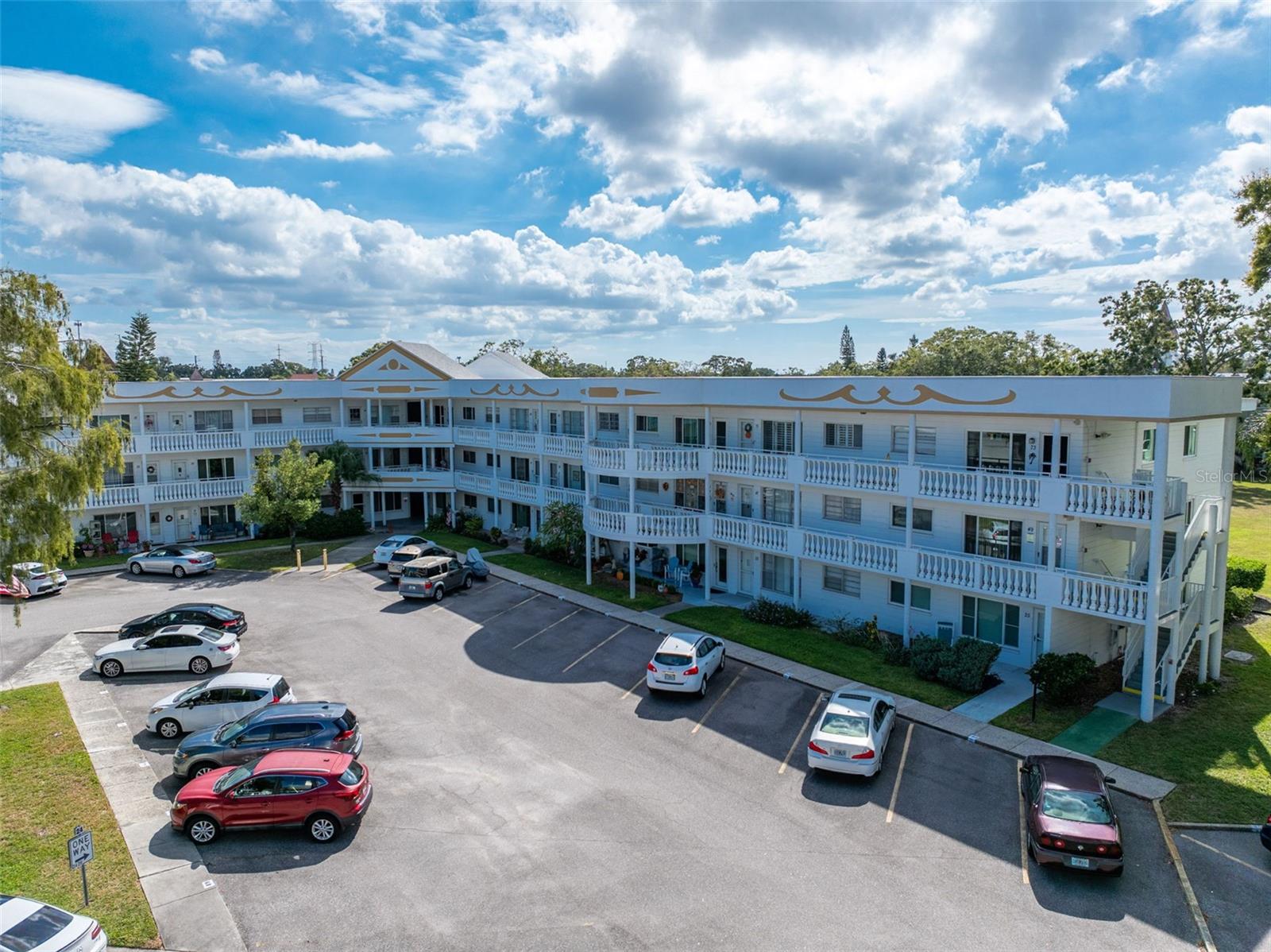 ON TOP OF THE WORLD - Residential