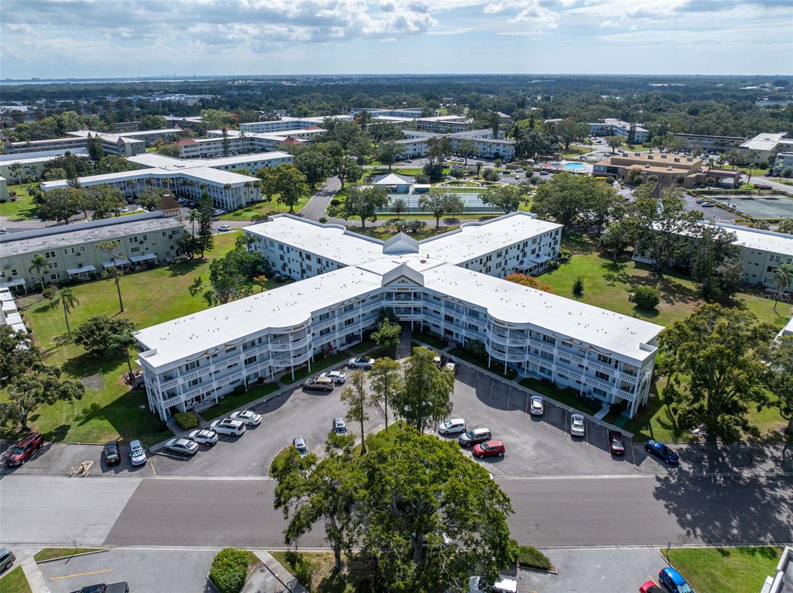 ON TOP OF THE WORLD - Residential