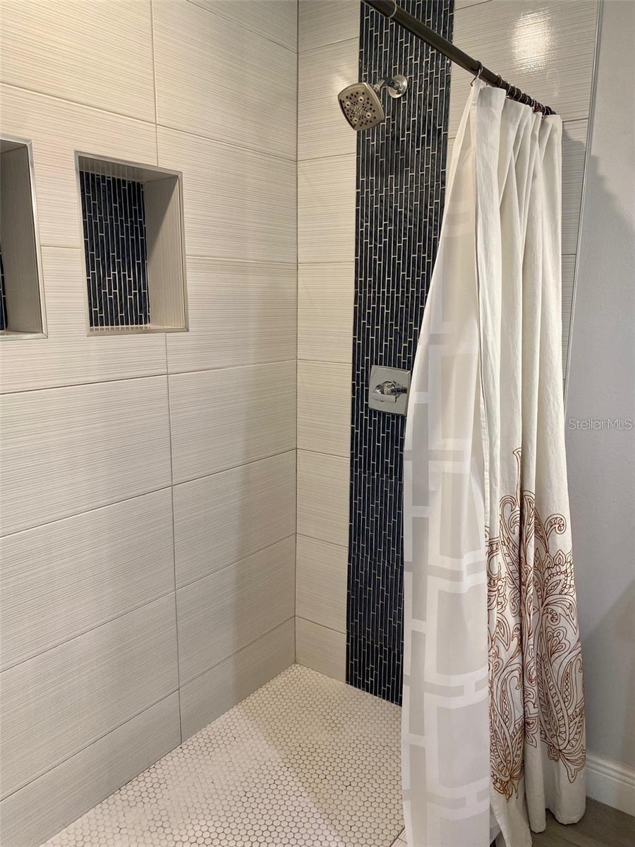 DREWS JOHN H SUB BLKS 1 TO 10 - Residential Lease