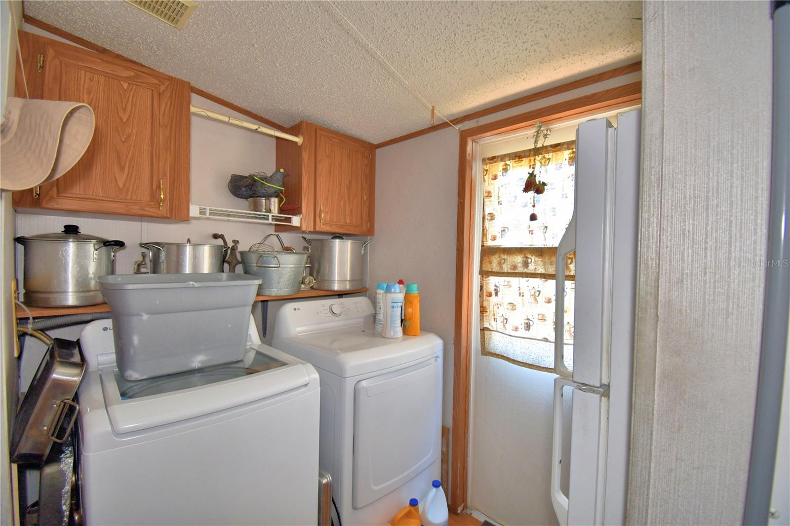 OAKRIDGE ESTATES - Residential