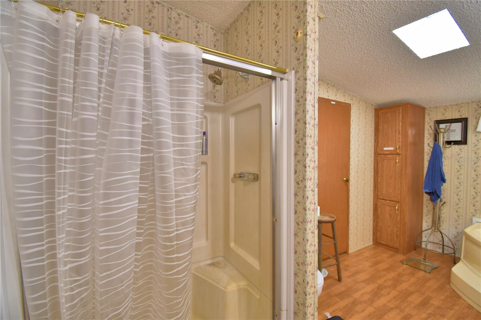 OAKRIDGE ESTATES - Residential