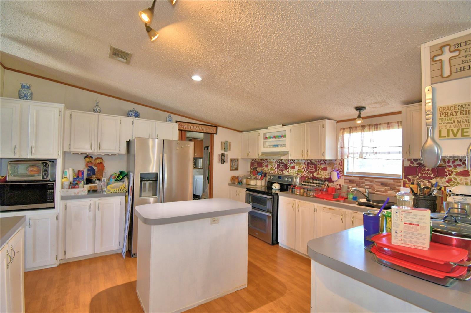 OAKRIDGE ESTATES - Residential