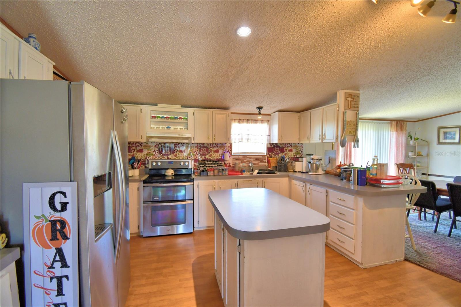 OAKRIDGE ESTATES - Residential