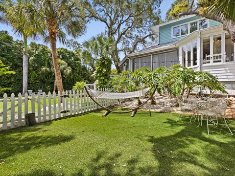 A home in PALM HARBOR