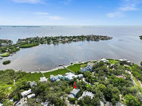 A home in PALM HARBOR