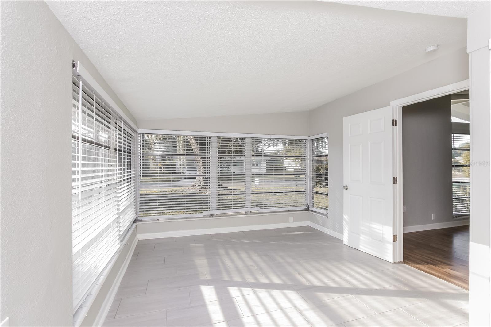 KENSINGTON PARK - Residential Lease