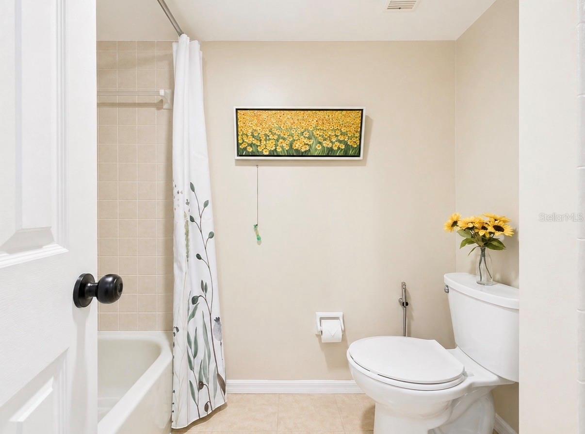BORDEAUX VILLAGE - Residential Lease