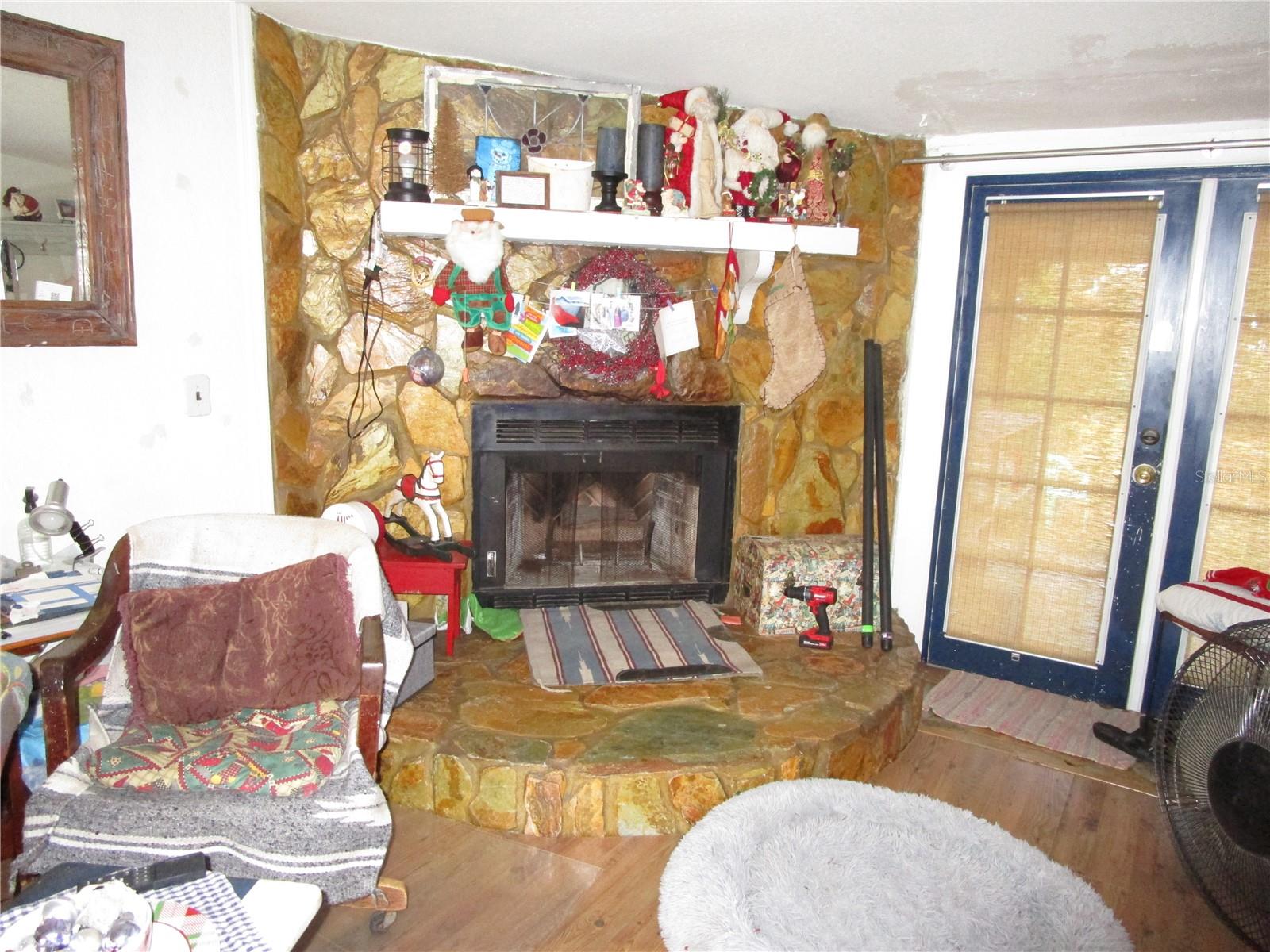 LEISURE HILLS - Residential