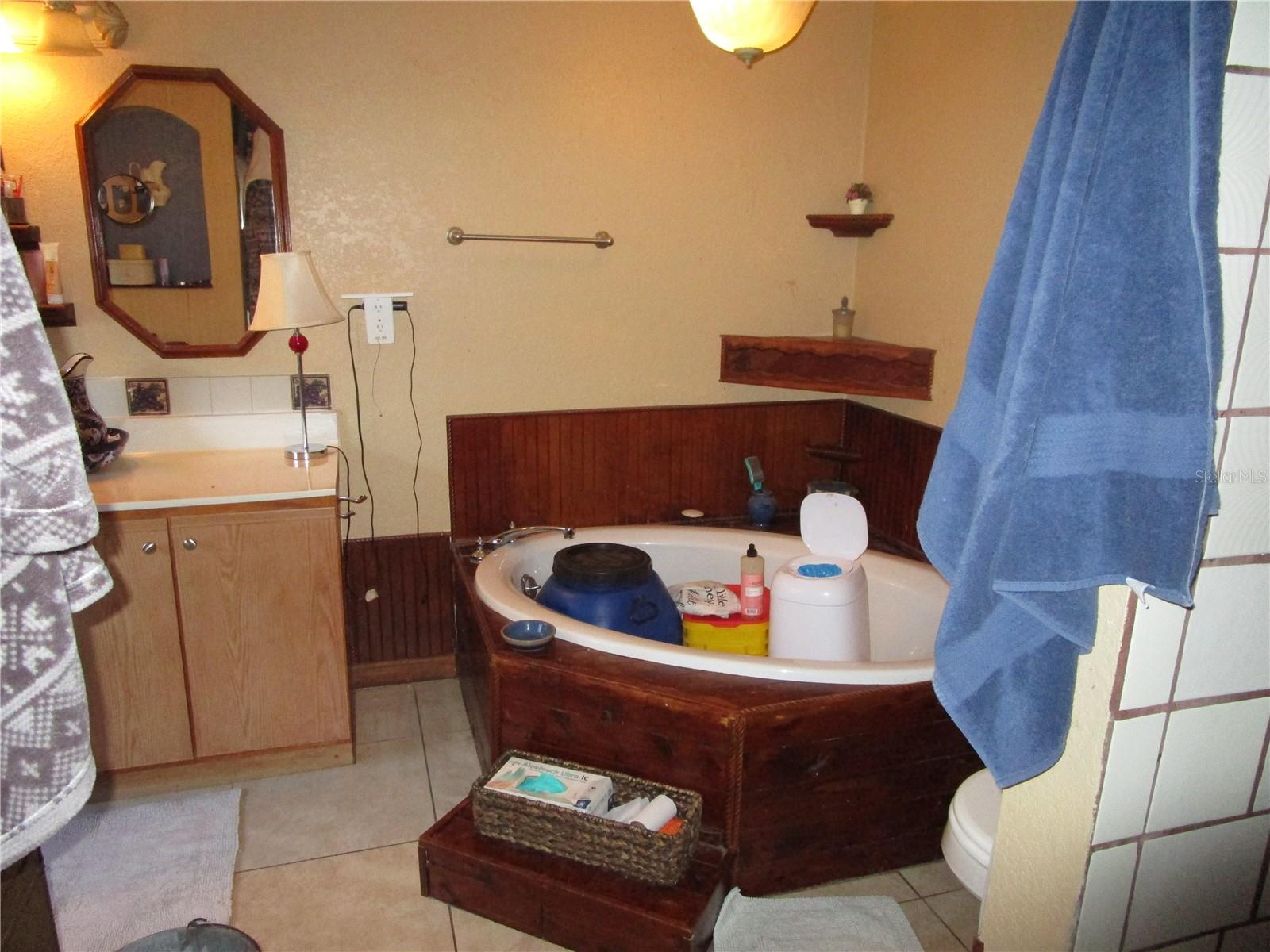 LEISURE HILLS - Residential